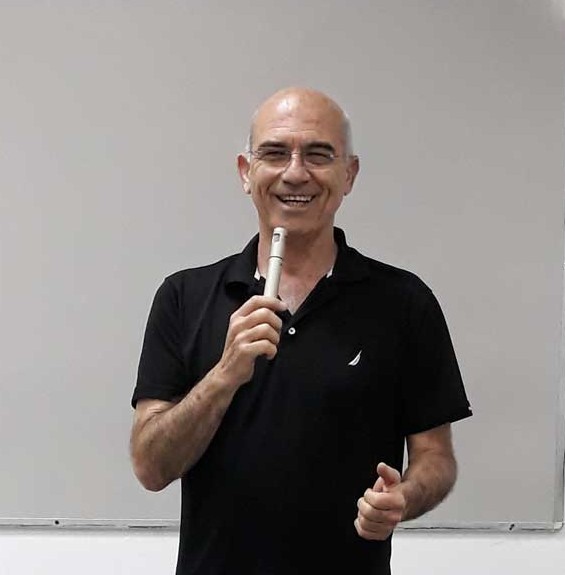 ראיון רדיו פודקאסט בהנחיית דודו ארז בתכנית 'שלושה שיודעים' בכאן תרבות.